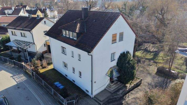 Zufahrt an der nördlichen Grundstücksgrenze