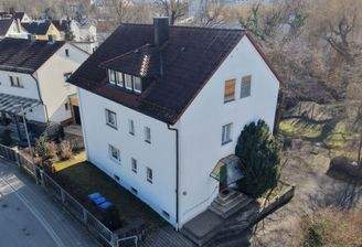 Zufahrt an der nördlichen Grundstücksgrenze