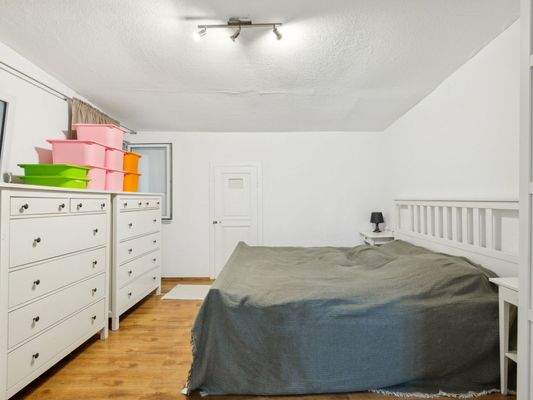 2. OG Schlafzimmer I