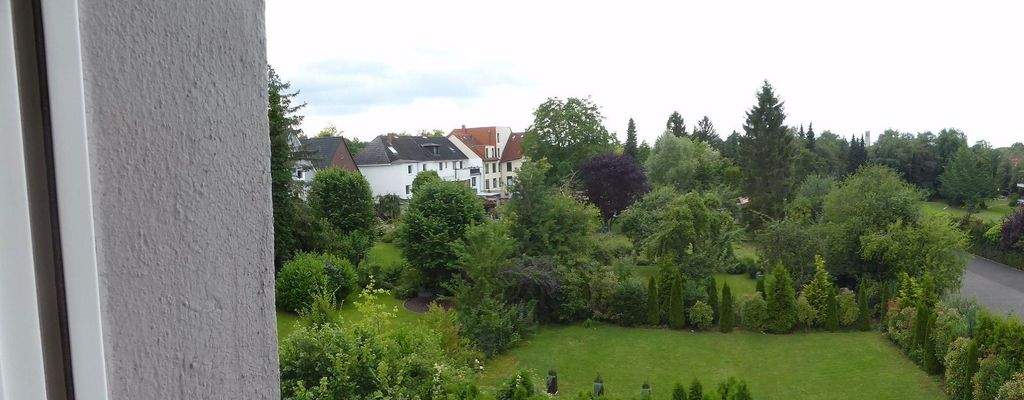 Blick aus 2. (!) OG n. Südw.