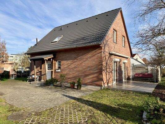 Haus mit Aussenstellplätze