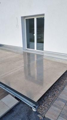 Terrasse (Geländer folgt)