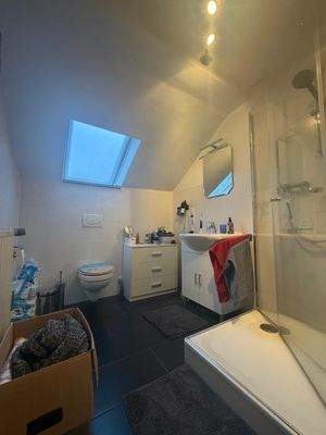 Modernes Badezimmer