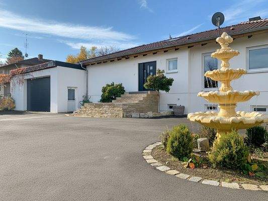 Springbrunnen im Eingangsbereich