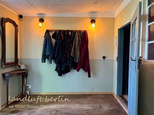 Flur am Haupteingang.jpg