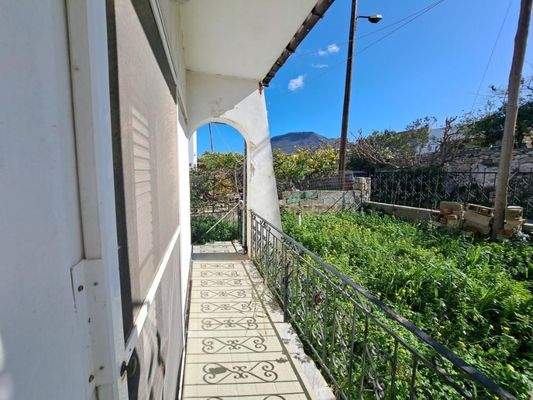 Kreta: Freistehendes Haus mit Meerblick in Plaka zu verkaufen