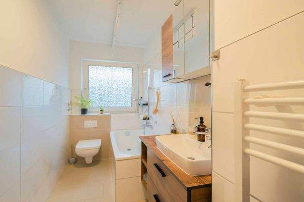 Badezimmer_Whg 3. OG links