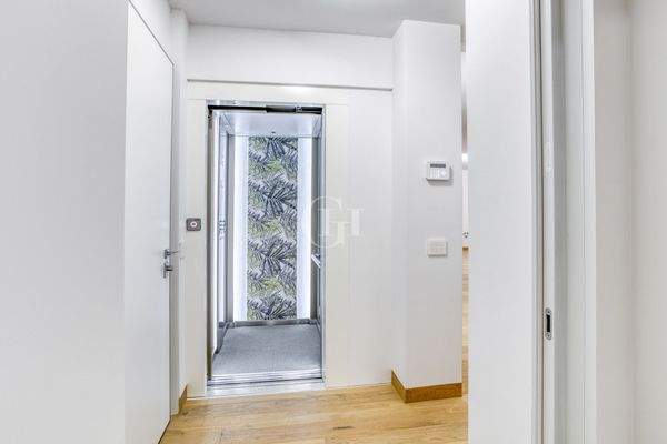 Privater Zugang zum Aufzug