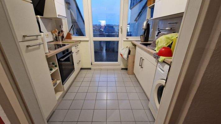 Küche mit Balkon.jpg