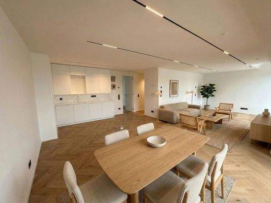 Wohn- und Essbereich *AI