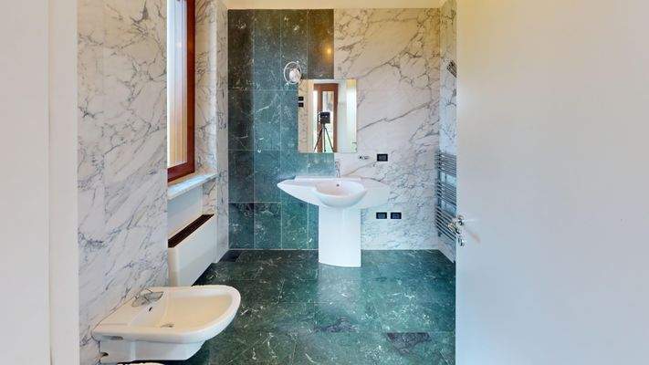 05 bagno_Via-Reciago-Bathroom.jpg