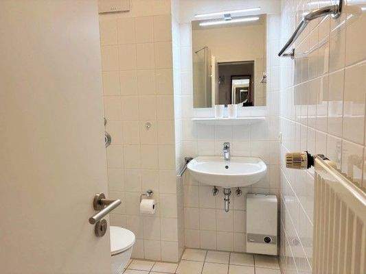 Blick ins Bad WC.jpg