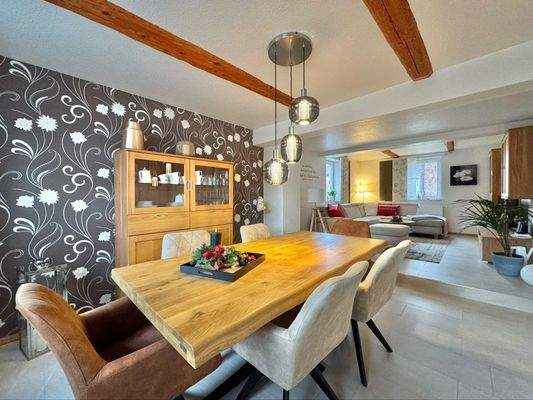 Moderner Essbereich...