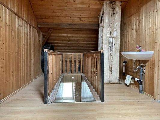 Flur im Dachgeschoss.jpg