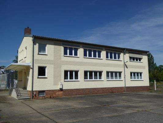 12 Bürogebäude.JPG