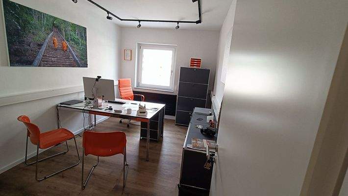 Büro 5.jpeg