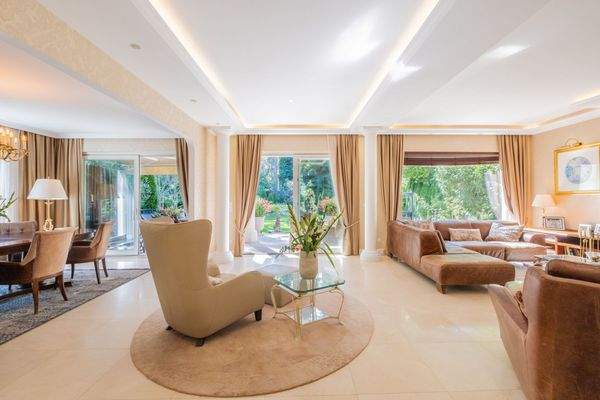 Offener Wohn- &amp; Essbereich