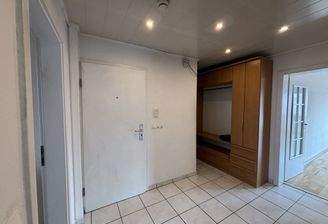 Eingangstür mit Gaderobe