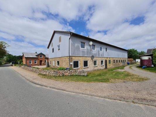 Blick auf das umgebaute Stallgebäude