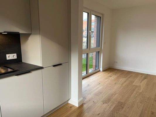 Einbauküche mit Essbereich