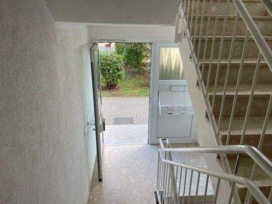 Hauseingang/Treppenhaus