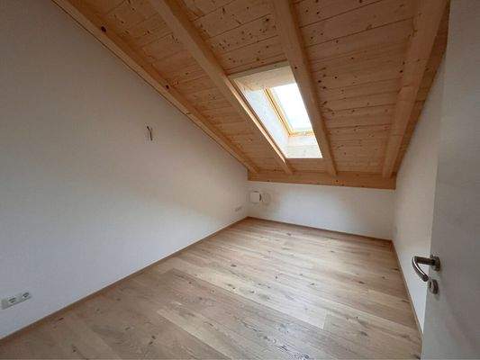 Schlaf- bzw. Arbeitszimmer3 DG