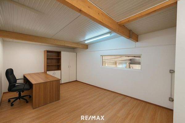 Büro OG KI bearbeitet