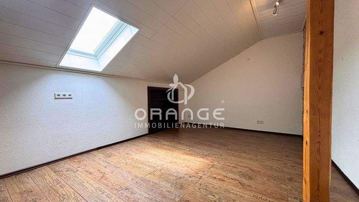 OG: Büro/Kinderzimmer 