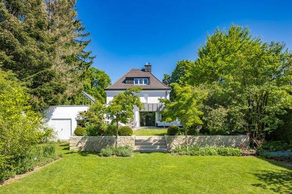 Liebevoll angelegter Garten