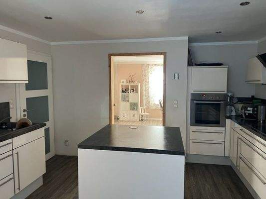 Küche Hauptwohnung.jpg