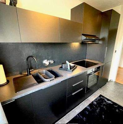 Küche matt schwarz.jpg