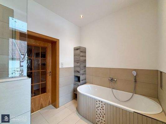 Teilansicht, Tageslichtbad 1-OG-links