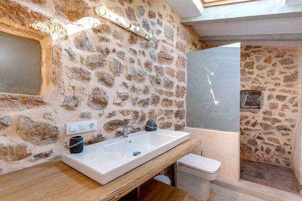 Badezimmer en Suite im separaten Gästezimmer