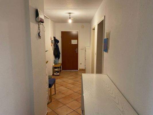 Flur in Richtung Eingangstüre