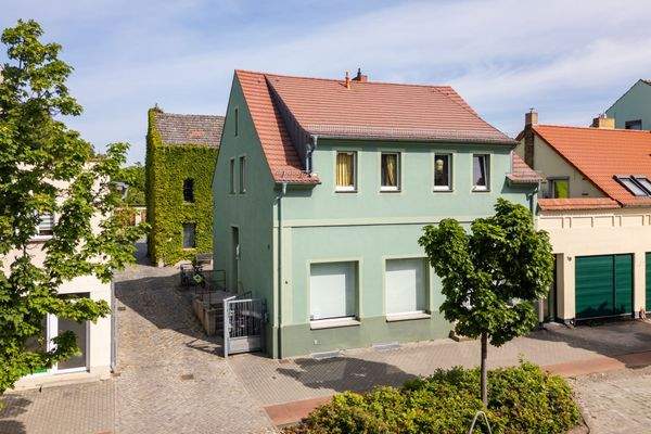 Wohn- und Geschäftshaus