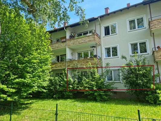 Hochparterre-/Erdgeschosswohnung mit Balkon 