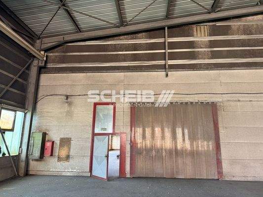 Durchgang zu den Hallen