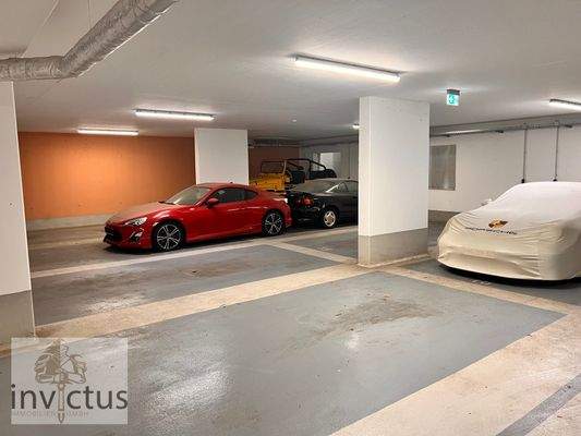 Bild Stellplatz + Garage