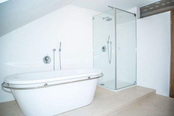 Dachgeschoss - Badezimmer 