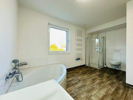 Badezimmer mit Dusche