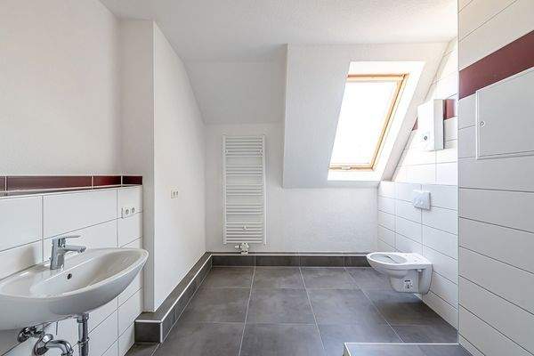 Bad 2 mit Dusche Bild 1