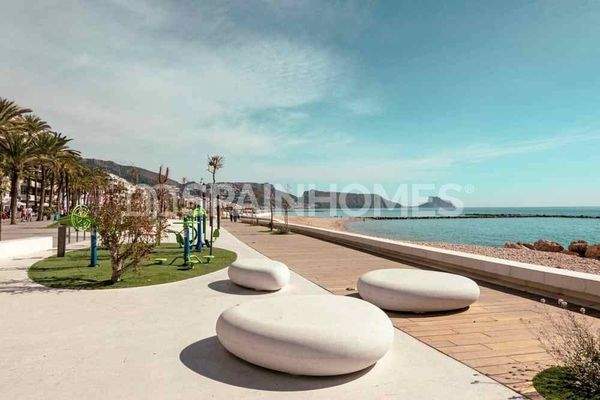 Flats with Eco-Friendly Design Close to Beach in Altea