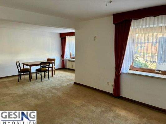 geräumiges Wohn-Esszimmer