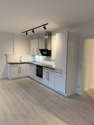 Wohnküche mit Einbauküche