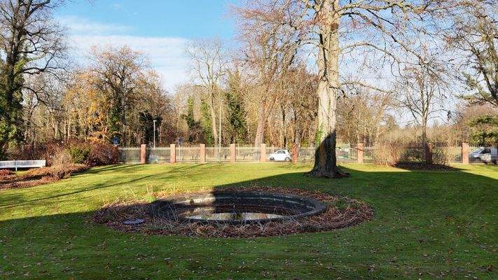 Parkanlage (denkmalgeschützter Park auf 5.000 m²)