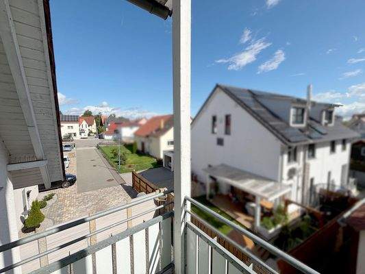 Wohnzimmer mit Balkon