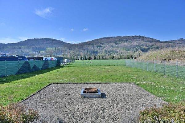 Grundstück hinter der Halle