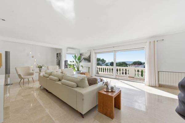 Living area in villa in Costa d'en Blanes 2