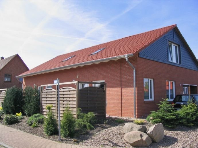 Exklusives Dreifamilienhaus 316qm 3Whg. EBK Kamin Carport 3 Terrassen Garten in Bispingen zu verkaufen