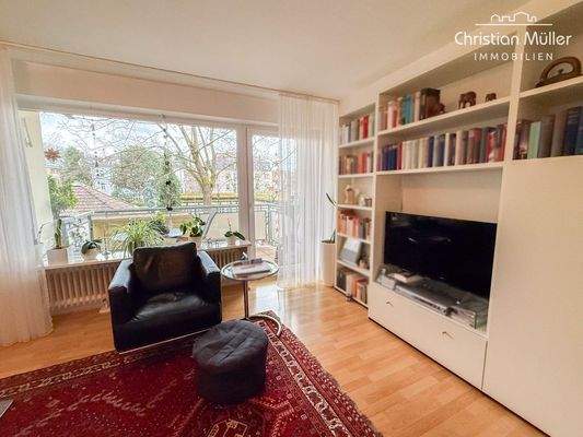 ...mit Zugang zum Balkon